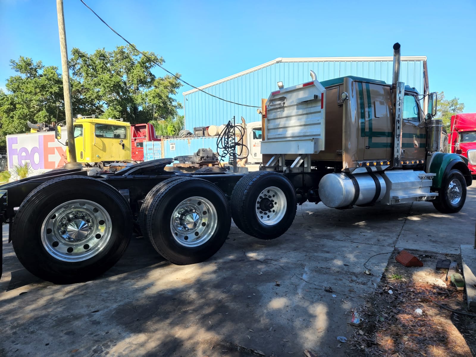 2013 Western Star 4900SF Heavy Haul, Sleeper - Vic Truck Parts